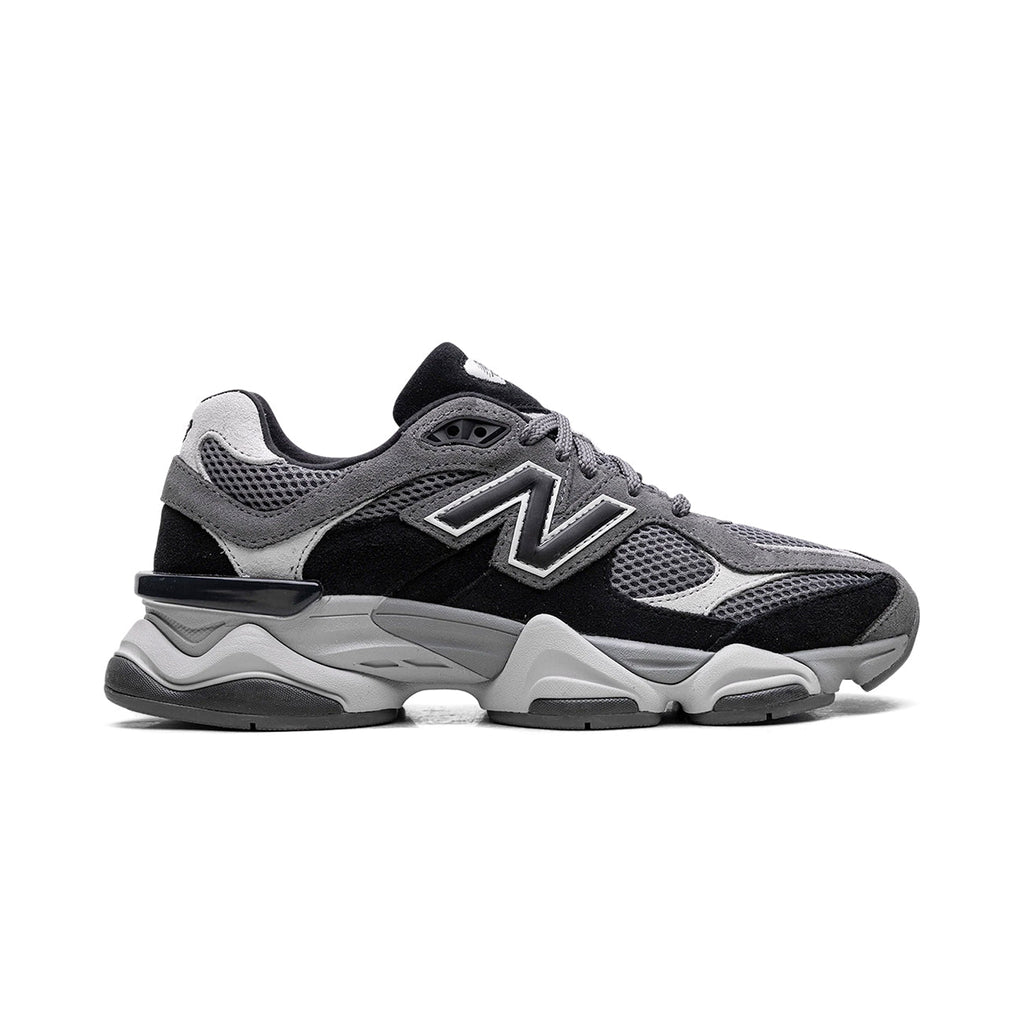 9060 "Black / Castlerock"