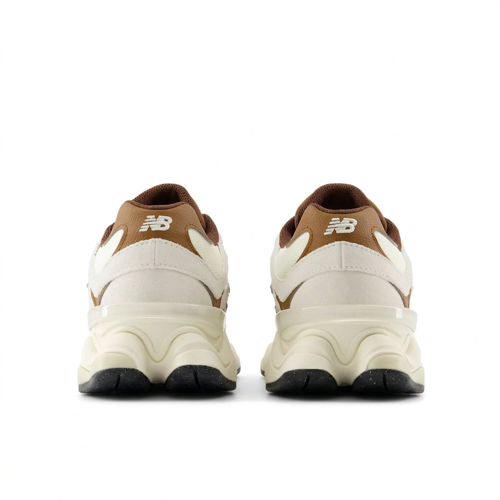 9060 "Breakfast Tea Angora"